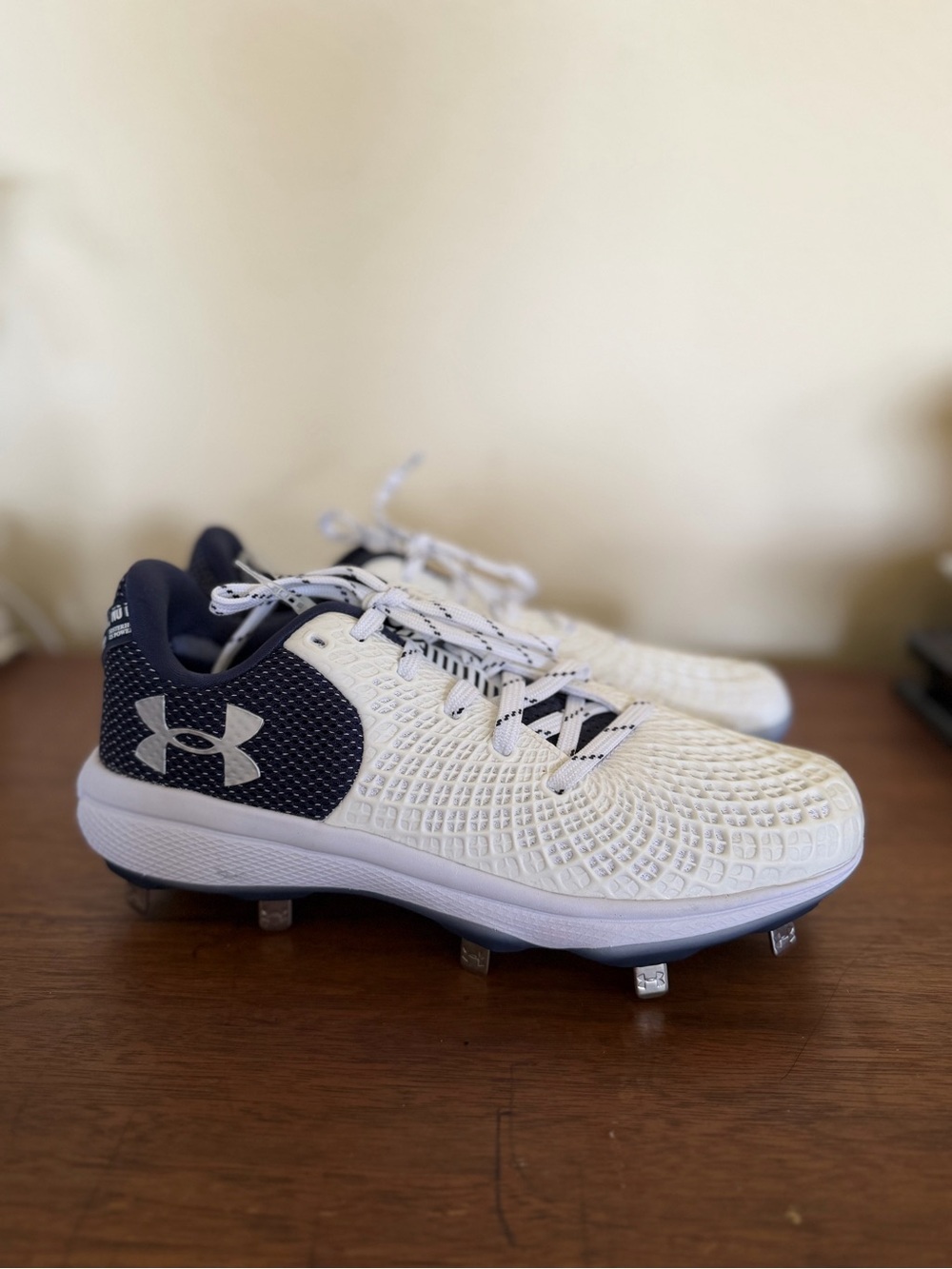Brand new Under Armour Women’s UA Glyde 2 MT TPU Softball Cleats Size US 7.5